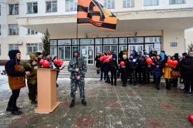 «Вежливые люди» поздравили жителей Луганска с Днём освобождения от немецко-фашистских захватчиков