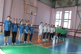 Студенты Брянковского колледжа провели «Весёлые старты»