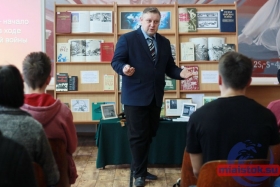 Преподаватель ЛНУ имени Тараса Шевченко рассказал студентам республики о Сталинградской битве