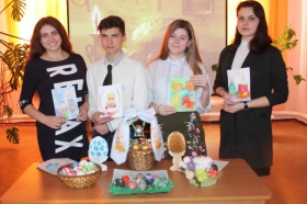 Студенты Брянковского колледжа узнали об истории и традициях Светлого Христова Воскресения