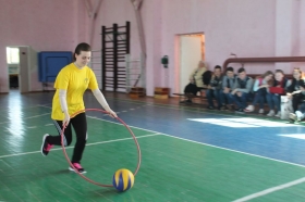 В Брянковском колледже прошел спортивно-развлекательный конкурс «А ну-ка девушки!»
