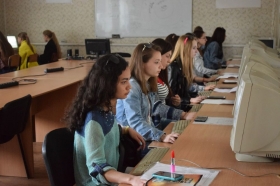 Около 400 школьников со всей республики и территорий, временно подконтрольных Украине, посетили День открытых дверей в ЛНУ имени Тараса Шевченко