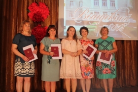 Выпускникам Брянковского колледжа вручили дипломы об образовании