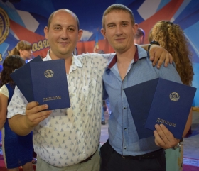 Более 2000 выпускников ЛНУ имени Тараса Шевченко получили дипломы о высшем образовании ЛНР и РФ