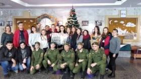 Студенты Ровеньковского факультета посетили концерт военного ансамбля «Новороссия» 