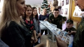 Студенты Ровеньковского факультета посетили концерт военного ансамбля «Новороссия» 