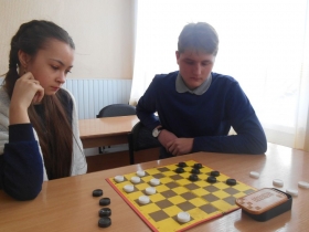 В Брянсковском колледже прошел турнир по шашкам