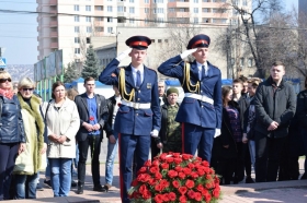 Студенты ЛНУ имени Траса Шевченко приняли участие в митинге, посвященном пятой годовщине взятия здания СБУ в Луганске