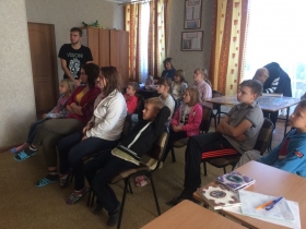 Волонтеры отряда «СОВА» ЛНУ имени Тараса Шевченко провели показ мультфильмов для детей в реабилитационном центре