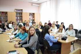 Студенты кафедры журналистики и медиакоммуникаций встретились с гостем из России