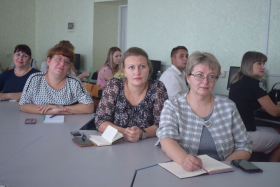 В луганских школах продолжают внедрять электронный журнал в образовательный процесс