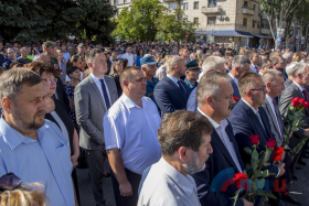 Студенты ЛГПУ посетили открытие памятника первому главе ЛНР Валерию Болотову