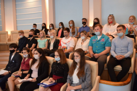 Диалог на равных: студенческий актив ЛГПУ принял участие во встрече с руководителем вуза