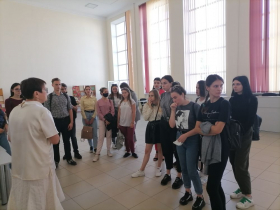 Студенты ЛГПУ посетили выставку в Луганской республиканской универсальной научной библиотеке им. М.Горького