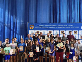 Студент ЛГПУ стал призером в состязаниях по пауэрлифтингу