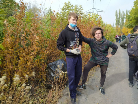 Студенты ЛГПУ облагородили одну из улиц города Луганска
