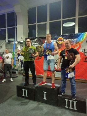 Представитель ЛГПУ завоевал главные призы в Кубке Мира по пауэрлифтингу и побил мировой рекорд