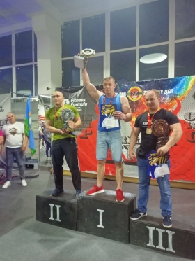 Представитель ЛГПУ завоевал главные призы в Кубке Мира по пауэрлифтингу и побил мировой рекорд