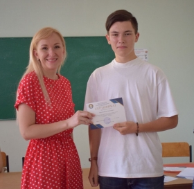 Слушателям подготовительных курсов ЛГПУ вручили сертификаты