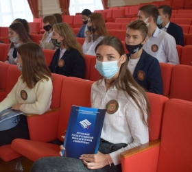 «ПедКласс» в гостях у «ПедВуза»: в ЛГПУ состоялась встреча с учащимися школ