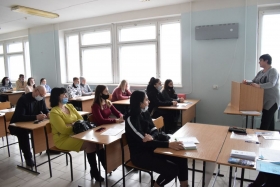 Для будущих студентов ЛГПУ провели индивидуальные консультации