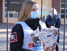 Активисты ЛГПУ приняли участие в акции ко Дню освобождения Ворошиловграда от немецко-фашистских захватчиков