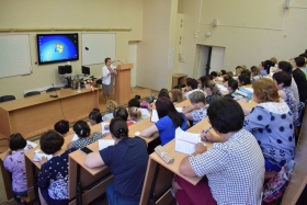 Лара Синельникова провела лекцию для филологов из освобожденных территорий ЛНР