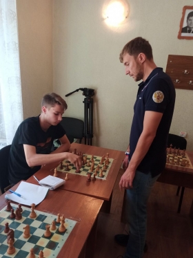 Студент ЛГПУ стал участником шахматного турнира с международным гроссмейстером