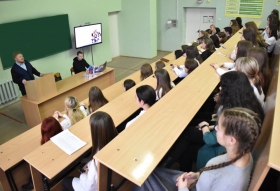 Министр образования и науки ЛНР провел лекцию для студентов ЛГПУ