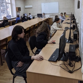 Школьники Луганска пришли на экскурсию в ЛГПУ