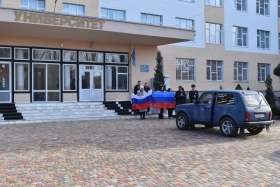 Сибирские студенческие отряды передали автомобиль «Нива» луганскому Штабу МТО