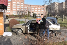 Сибирские студенческие отряды передали автомобиль «Нива» луганскому Штабу МТО