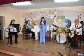 На факультете музыкально-художественного образования имени Джульетты Якубович состоялся новогодний концерт «В кругу друзей»