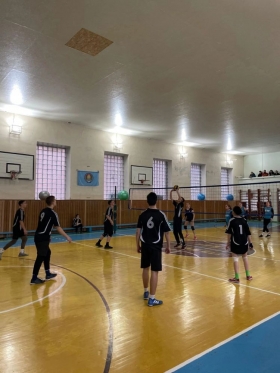 Предновогодняя товарищеская встреча по волейболу прошла в ЛГПУ