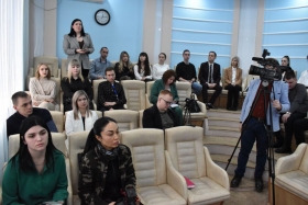 На базе ЛГПУ прошла пресс-конференция председателя Народного Совета ЛНР Дениса Мирошниченко