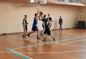 Баскетбольная команда ЛГПУ одержала победу в Республиканской универсиаде