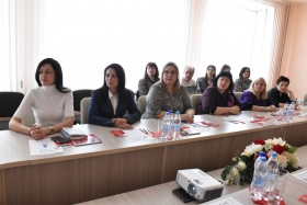 В рамках проекта «Женское движение Единой России» прошел круглый стол на тему «У Победы женское лицо»