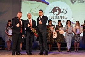 «Форум отличников и их отличных наставников» успешно состоялся в ЛГПУ!