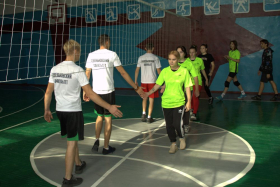 Товарищеский матч по волейболу прошел на Ровеньковском факультете ЛГПУ