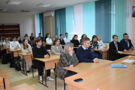 Студенты-международники ЛГПУ приняли участие во встрече с Владиславом Дейнего