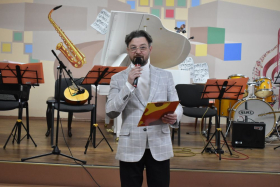 В рамках культурно-просветительского проекта «Музыкальное кафе» в ЛГПУ состоялся вечер «Хиты 70-х, 80-х, 90-х»