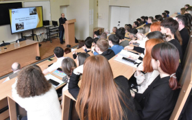 И.о. ректора ГАУГН Николай Промыслов провел для студентов ЛГПУ лекцию по отечественной истории