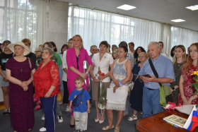 В Галерее искусств Луганского художественного музея состоялось открытие персональной выставки преподавателя ЛГПУ