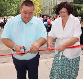 В Ровеньковском колледже (филиале ЛГПУ) и Ровеньковском факультете ЛГПУ состоялось торжественное мероприятие, посвященное Дню знаний