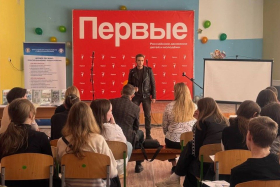 Представители ЛГПУ провели выездную профориентационную встречу со старшеклассниками города Меловое
