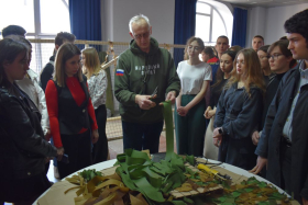 В ЛГПУ открылась точка плетения маскировочных сетей