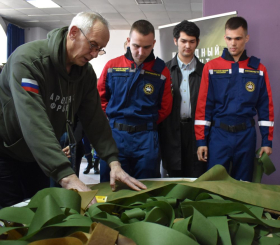 В ЛГПУ открылась точка плетения маскировочных сетей