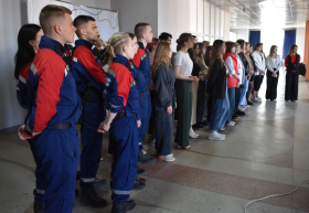 В ЛГПУ открылась точка плетения маскировочных сетей