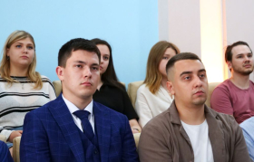 Депутат Государственной Думы Яна Лантратова посетила Луганский педуниверситет