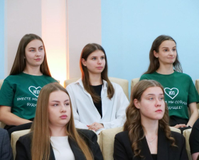 Депутат Государственной Думы Яна Лантратова посетила Луганский педуниверситет